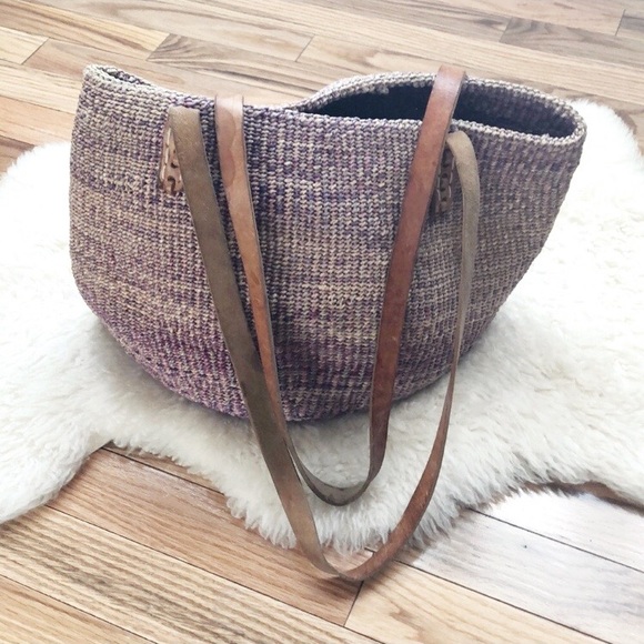 Vintage Handbags - Artisan vintage woven bag with leather straps